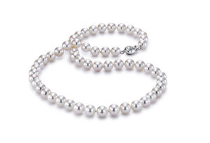 Akoya Pearl strand from Mastoloni Pearls